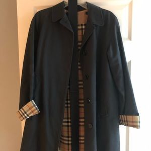 Burberry Womens rain coat size 6R